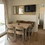 Camp Vransko - Mobile Homes ホリデーパーク 4*