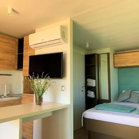 Camp Vransko - Mobile Homes منتزه العطل