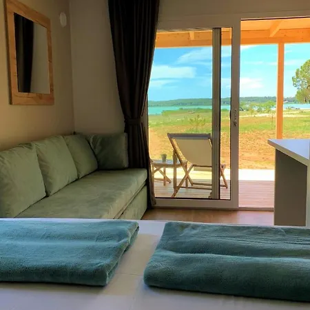 Camp Vransko - Mobile Homes منتزه العطل