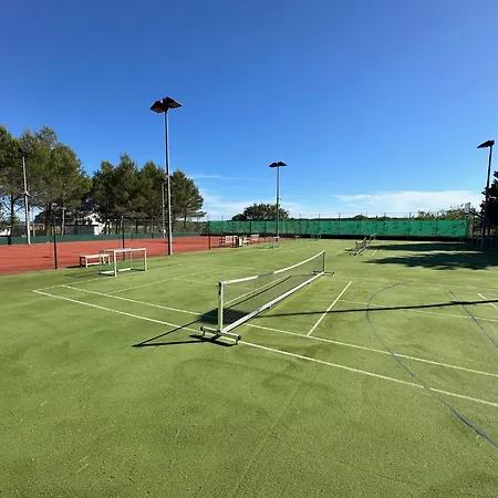 منتزه العطل Camp Vransko - Mobile Homes 4*