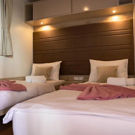 Camp Vransko - Mobile Homes 홀리데이파크 4*