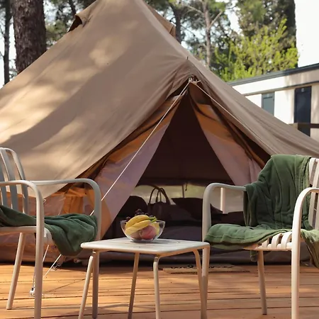 홀리데이파크 Camp Vransko - Mobile Homes 파코스탄