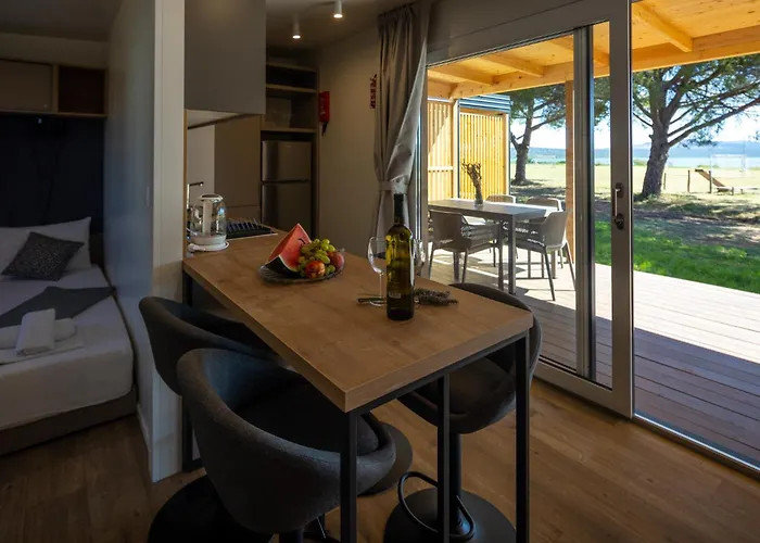 Camp Vransko - Mobile Homes Tatil parkı Pakoštane